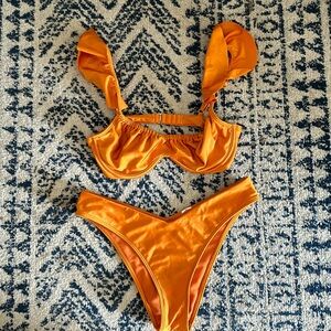 ORANGE ABERCROMBIE 2 PIECE BIKINI SIZE MEDIUM